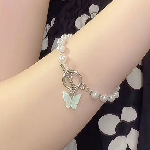 Bamboo Lily Bracelet with Special-Interest Design